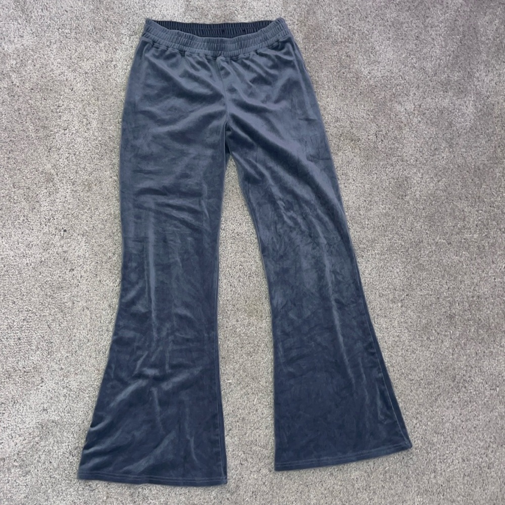 cute Hollister velvet truck pants great quality cute size medium